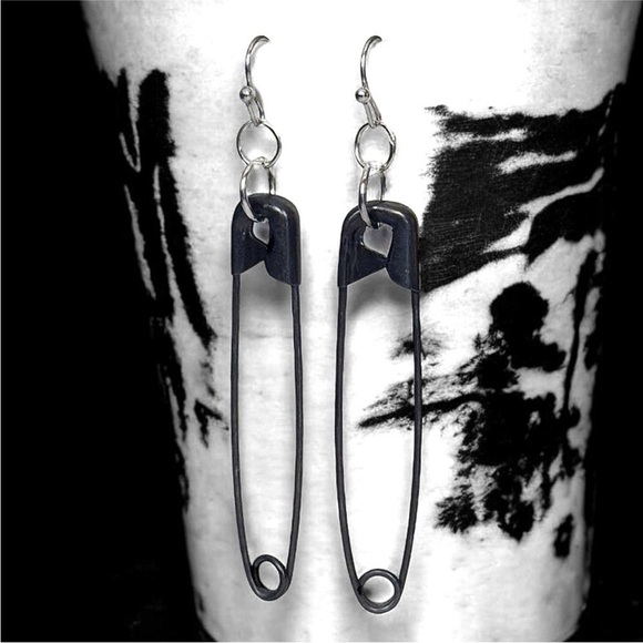 5 For $25💫Long Punk Rock Black Safety Pin Dangles - Picture 1 of 4